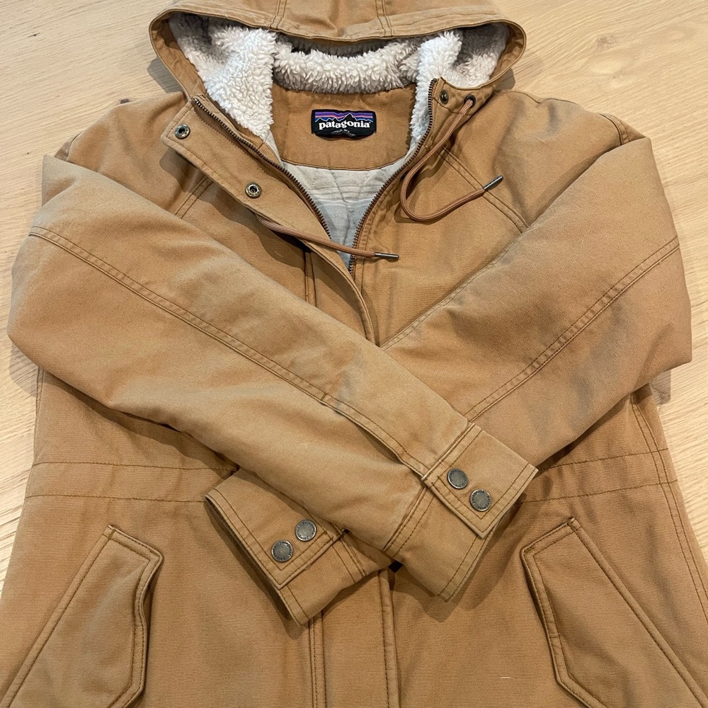 Patagonia women’s tan parka